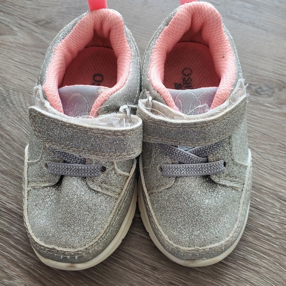 Oshkosk  Size 5 Shoes - Picture 1 of 7